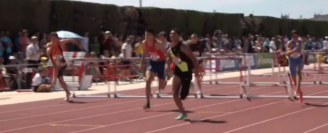 Mario Revenga, en su serie de 110 vallas.