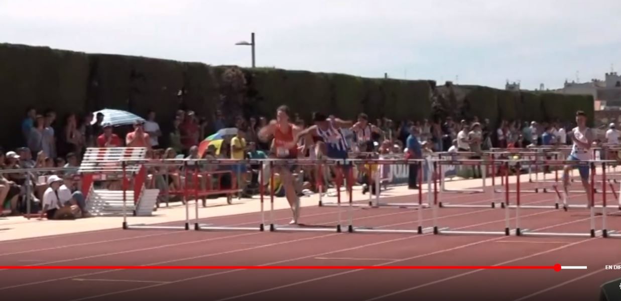 Pablo Delgado en su serie de 110 vallas.