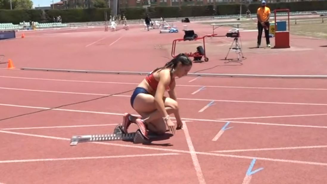 Laura Pintiel momentos antes de la salida en el 100 extra.