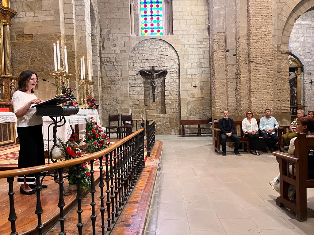 Entrega de una réplica del Santo Grial a la iglesia de San Pedro de Huesca.