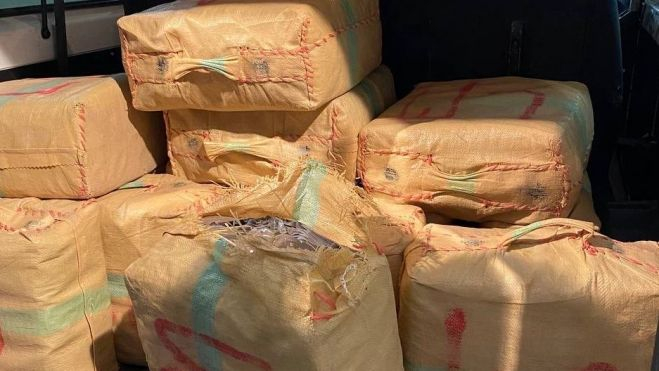 Los palés que llevaba el camión