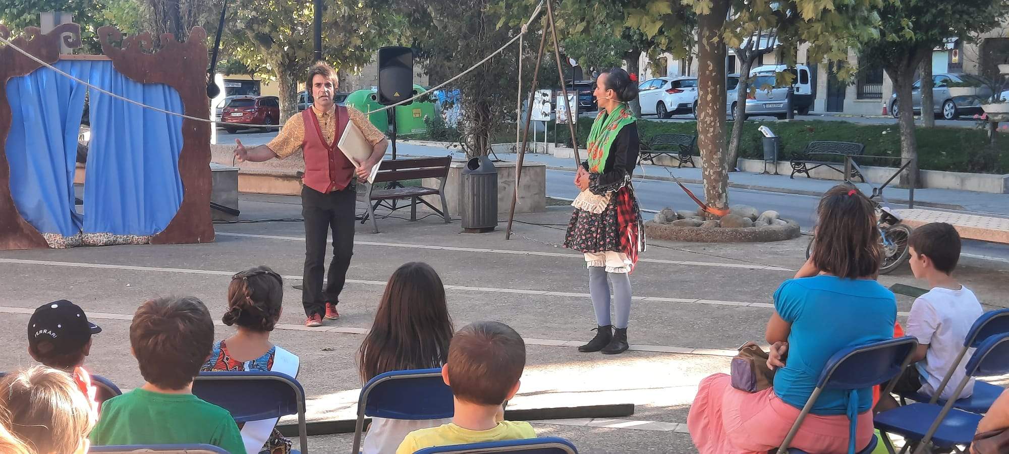 Monopajaroverde con el espectáculo Circo Jotero. Foto Ayuntamiento de Ayerbe