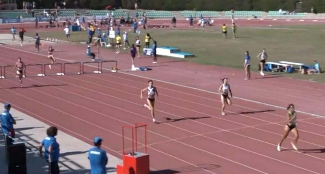 Julieta Carbajal en 400 vallas