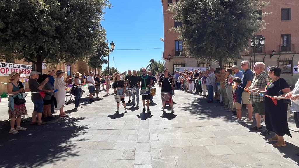 Tercer Abrazo al Seminario en Huesca. Foto: Mercedes Manterola