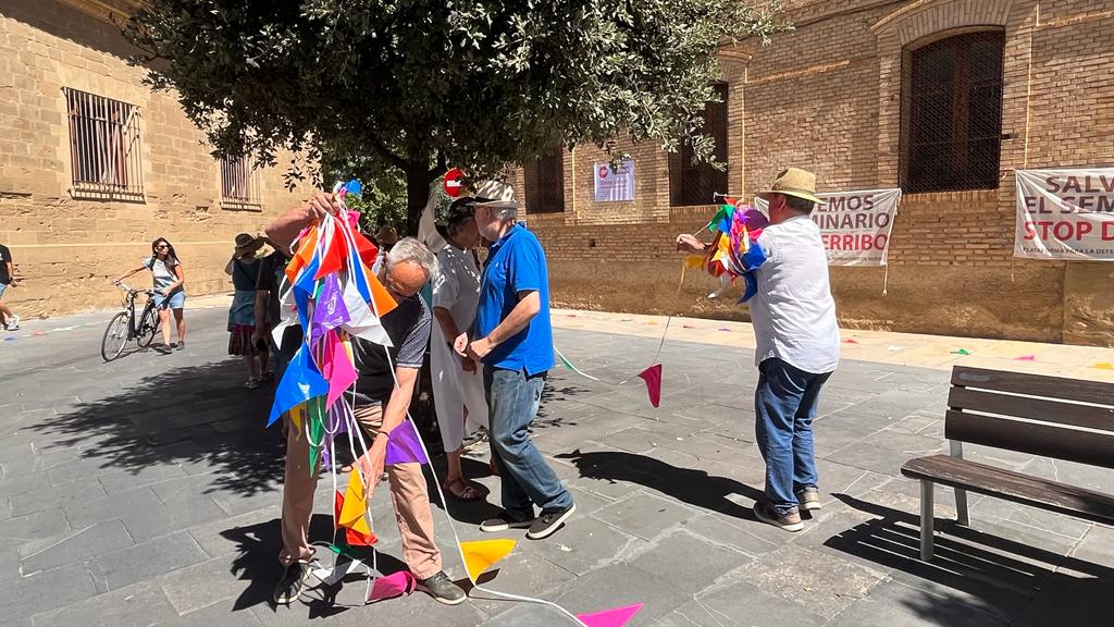 Tercer Abrazo al Seminario en Huesca. Foto: Mercedes Manterola