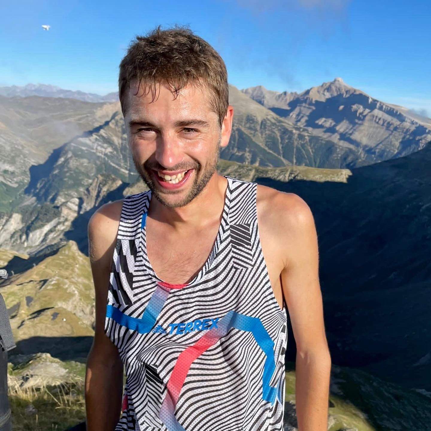 Daniel Osanz, campeón de la Canfranc Canfranc 2022 vertical. FOTO MEMPHIS MADRID