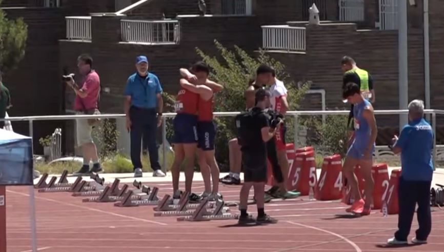 Abrazo Revenga-Delgado antes de la final.