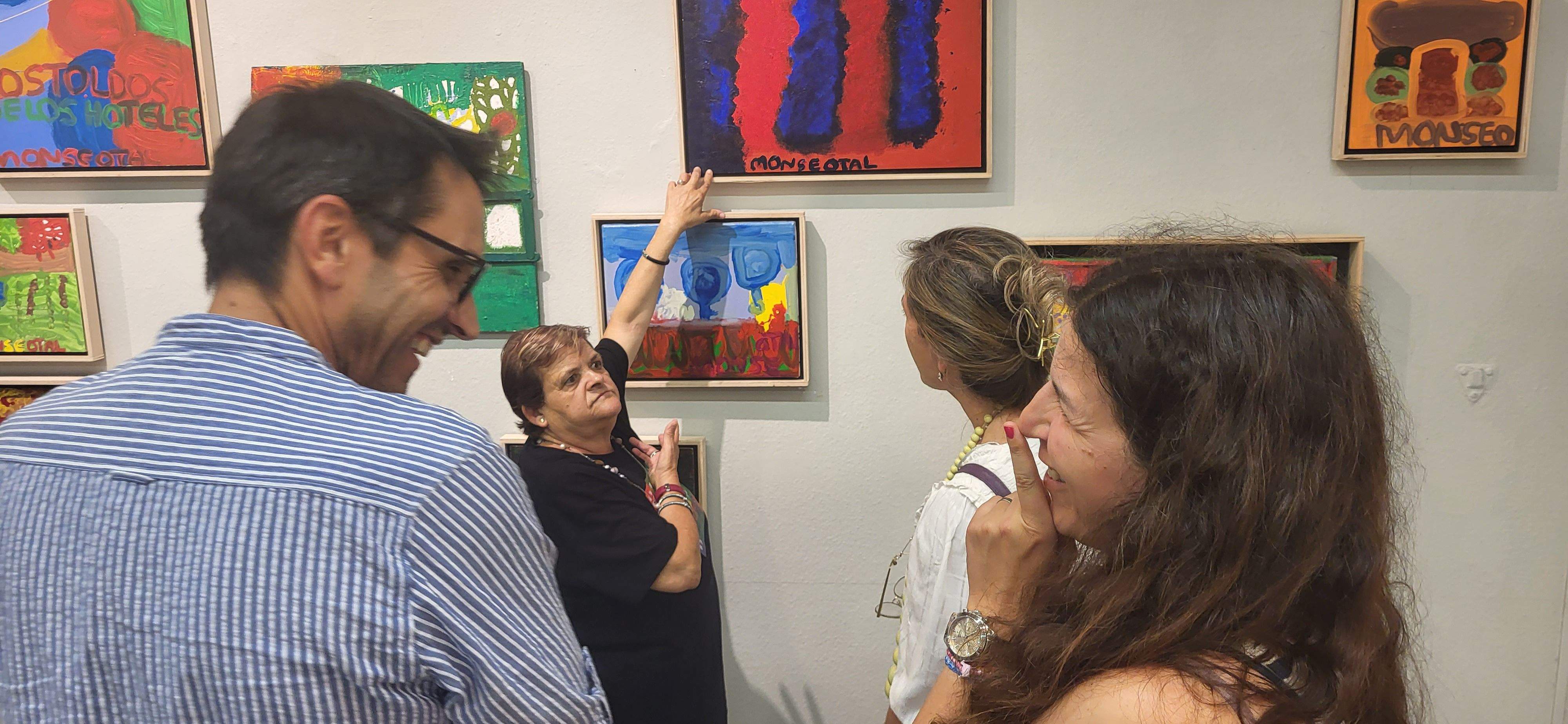 Inauguración de la exposición de Montse Otal. Foto Myriam Martínez