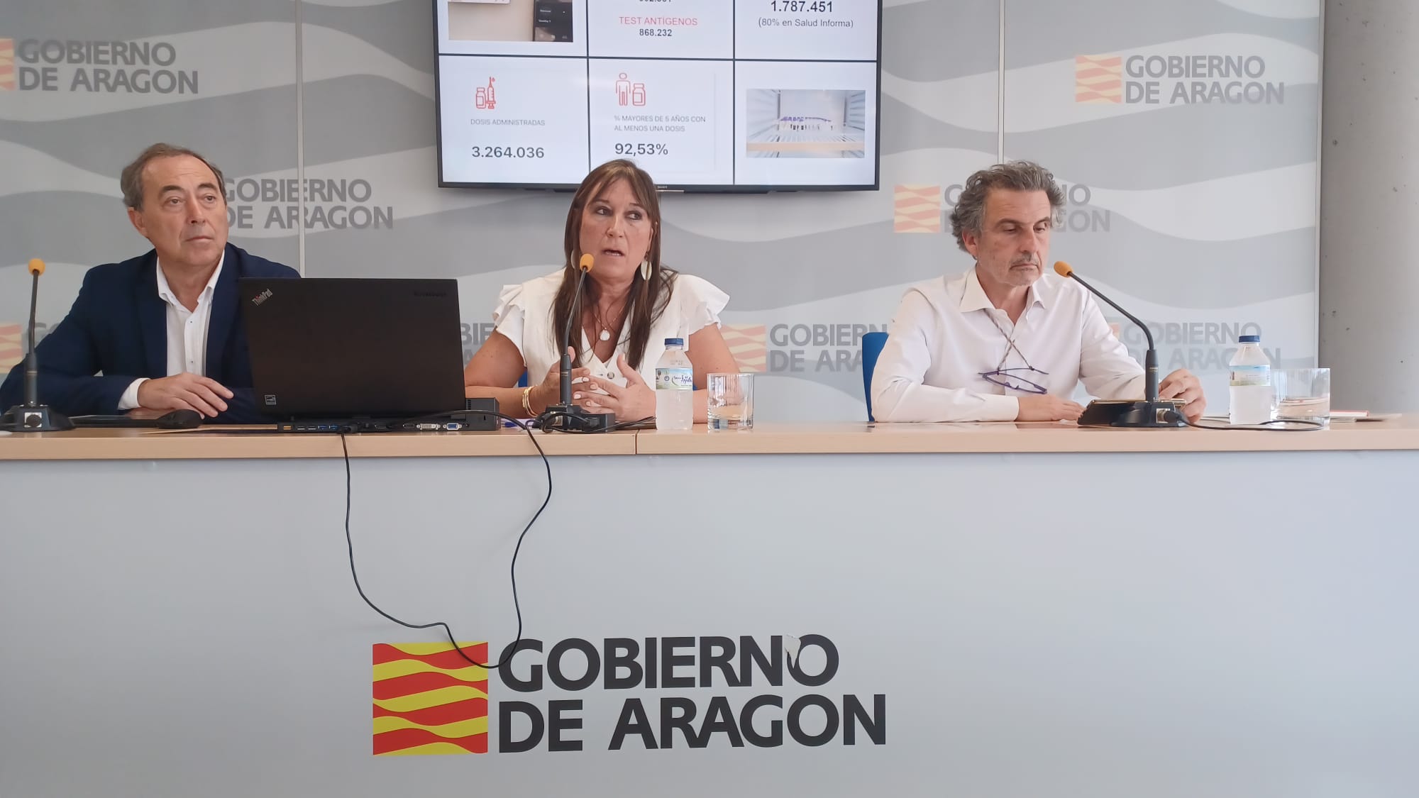 José María Arnal, Sira Repollés y Francisco Javier Falo en la rueda de prensa sobre el fin de la crisis sanitaria en Aragón. 