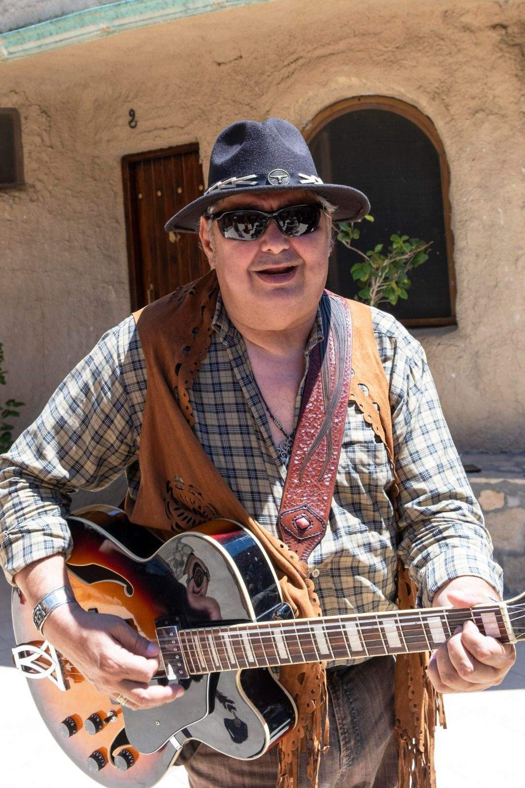 Grabación del videoclip El Rocomotor de Virgilio Aljama en el aeródromo de Tardienta.