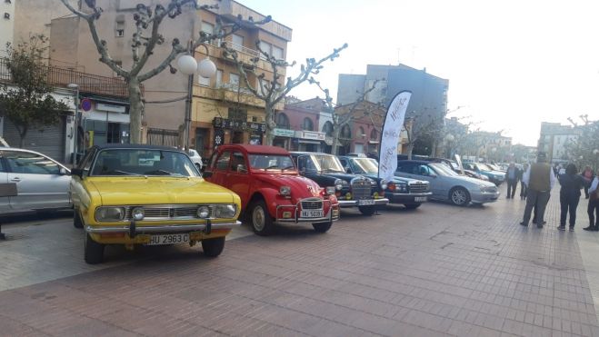 Una concentración de coches históricos del club Una concentración de coches históricos del club