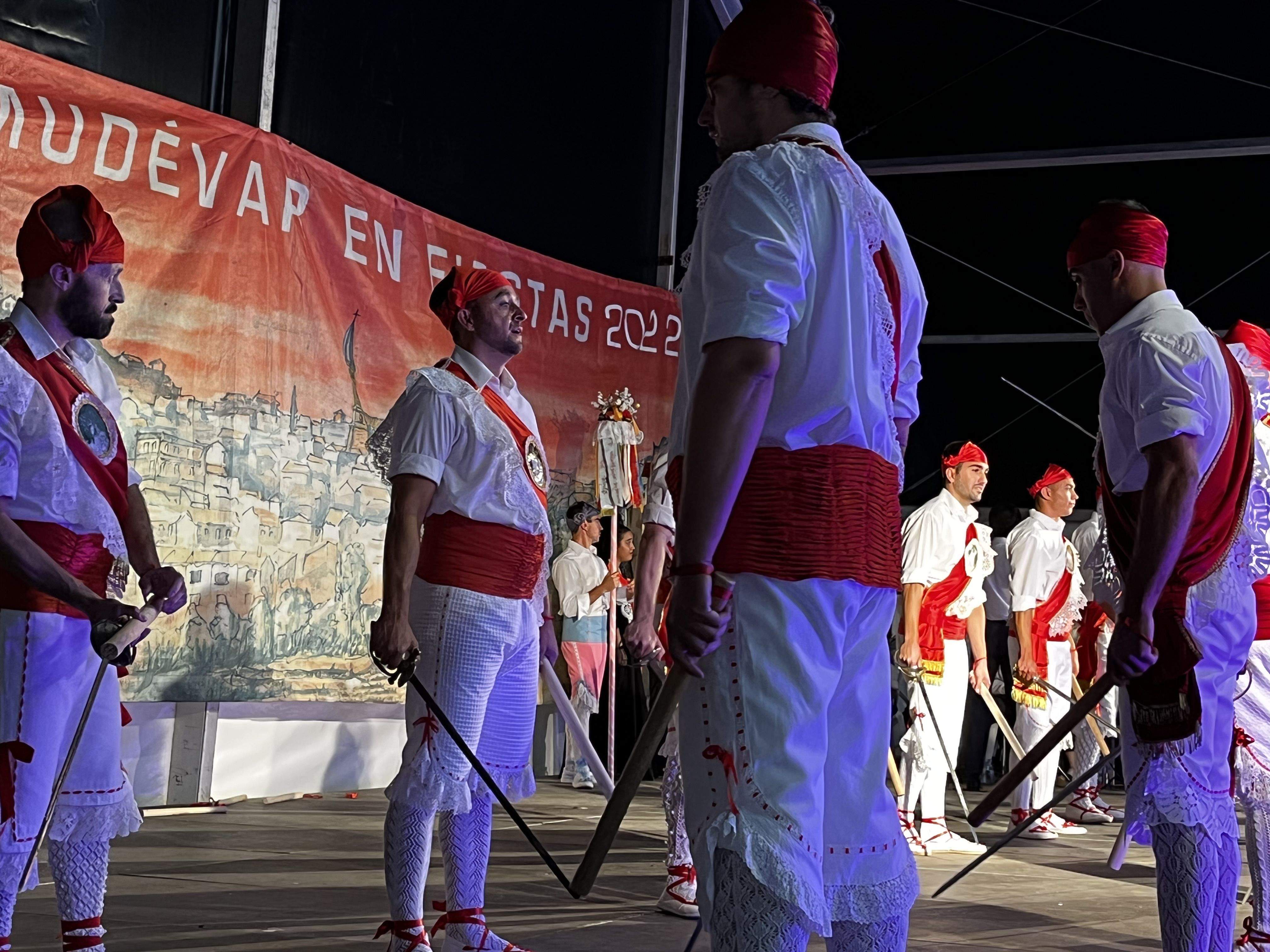 Danzantes de Almudévar. Foto Myriam Martínez
