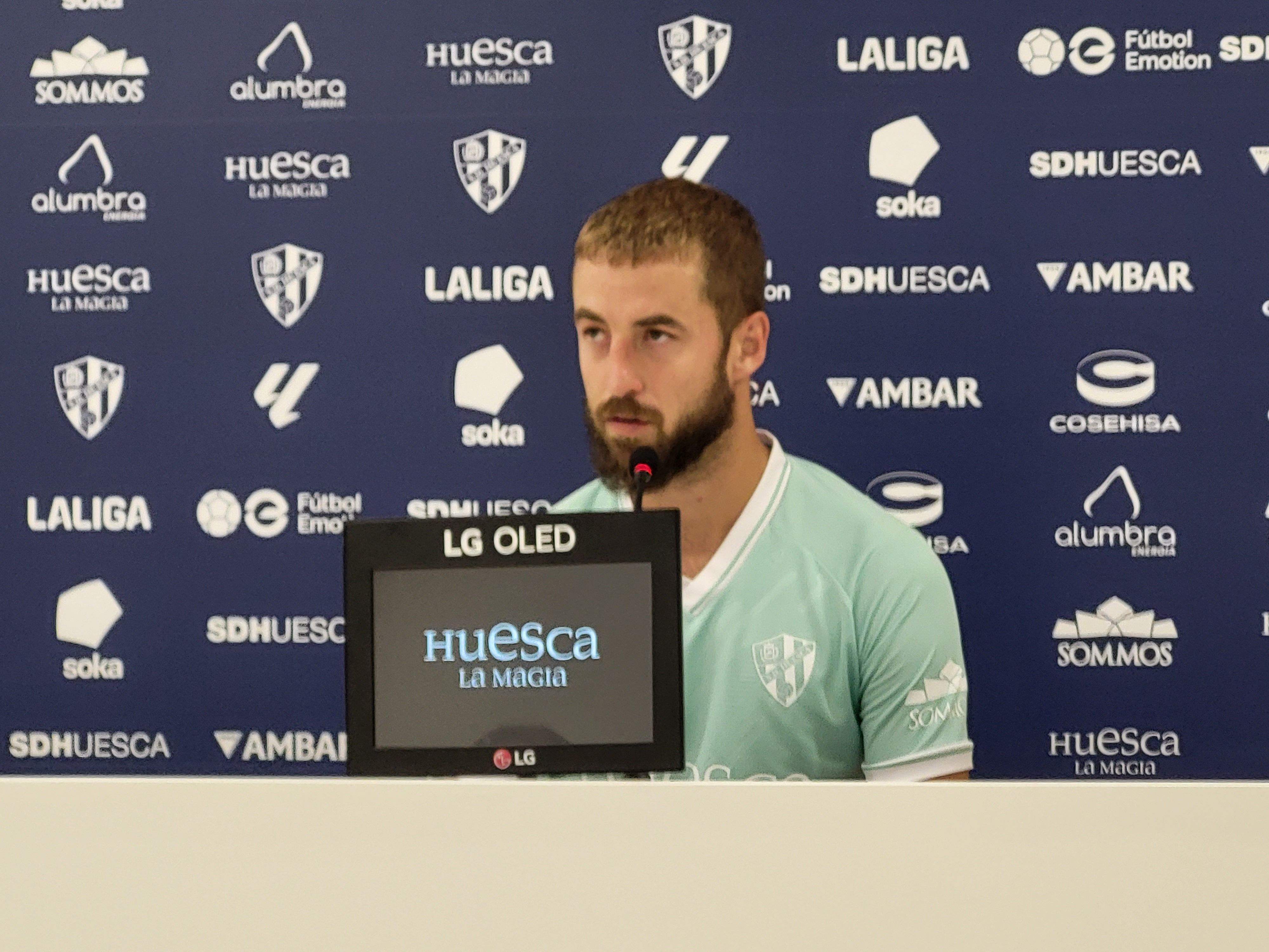 Jorge Pulido, en la sala de prensa de la Base Aragonesa de Fútbol. Foto: Adrián Mora