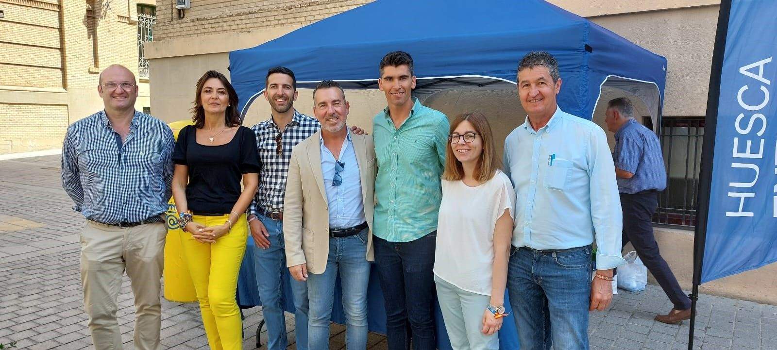 Los candidatos Folch y Cregenzán con otros compañeros de partido