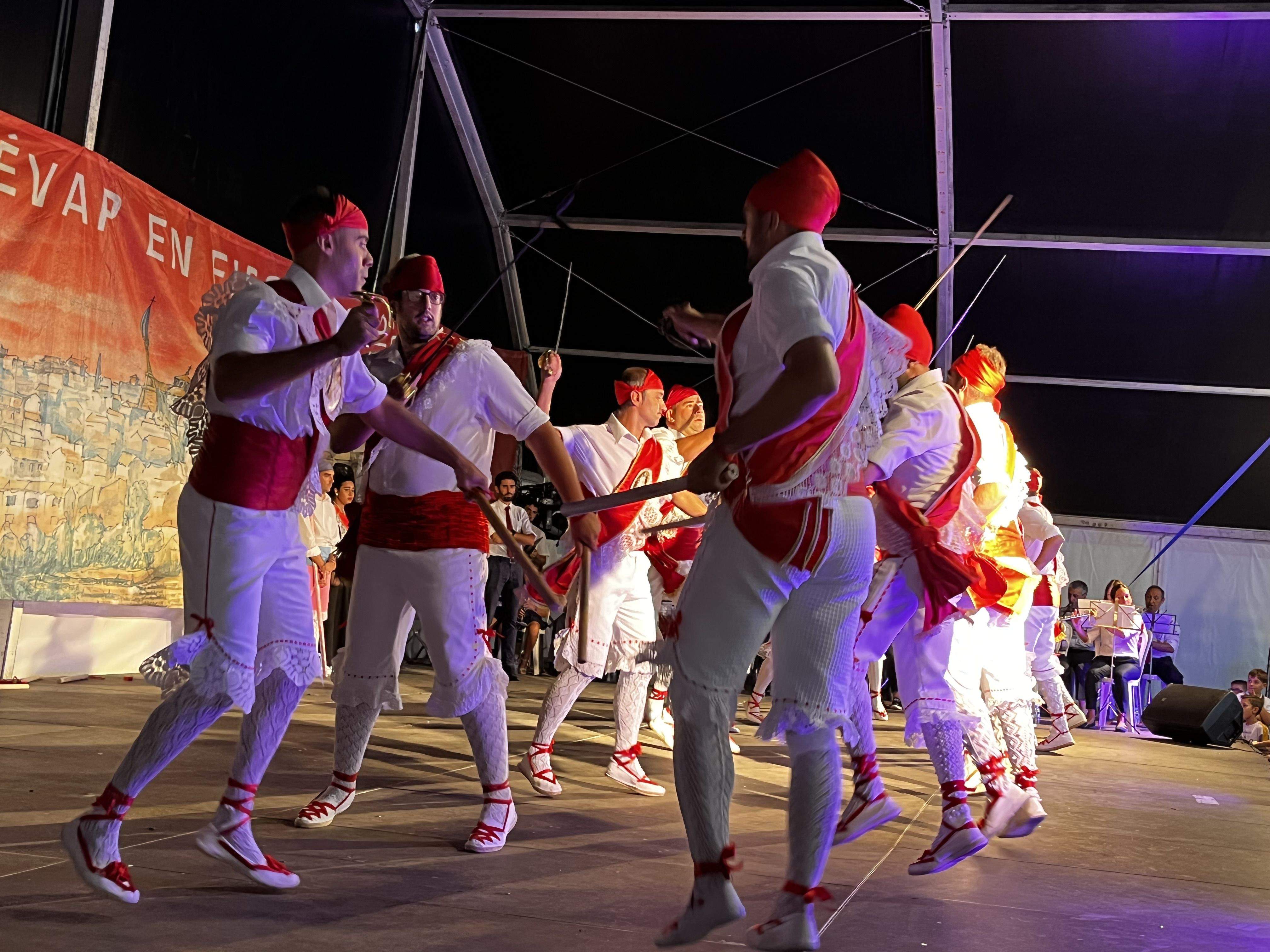 Danzantes de Almudévar. Foto Myriam Martínez
