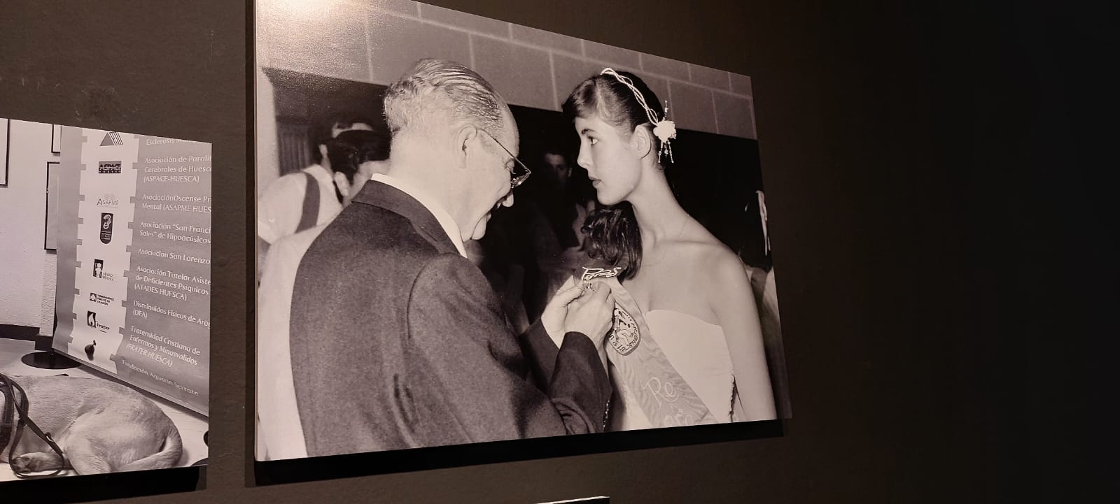 Inauguración de Ellas, de Víctor Ibáñez.