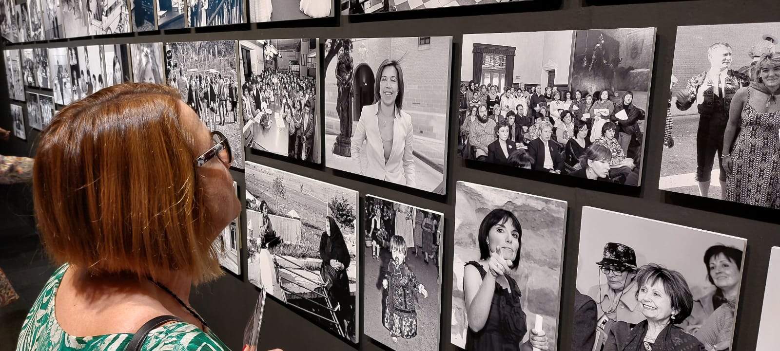 Inauguración de Ellas, de Víctor Ibáñez.