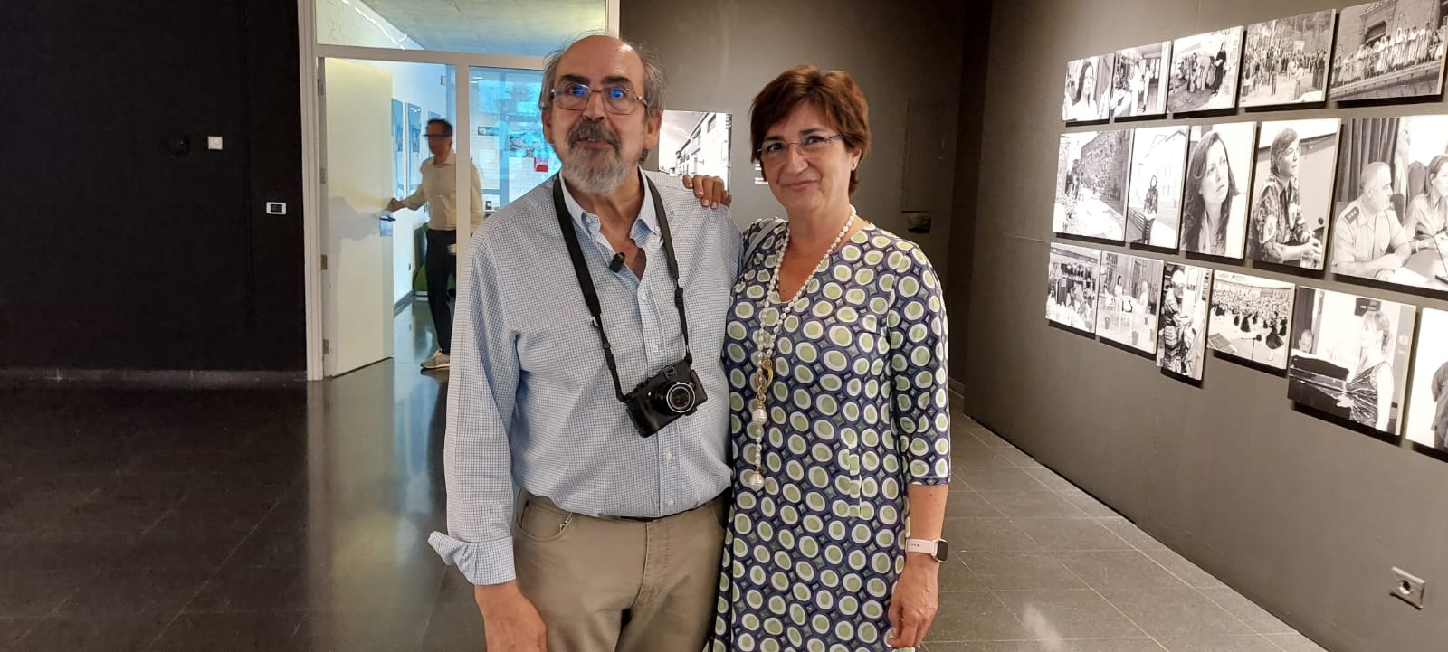 Inauguración de Ellas, de Víctor Ibáñez.