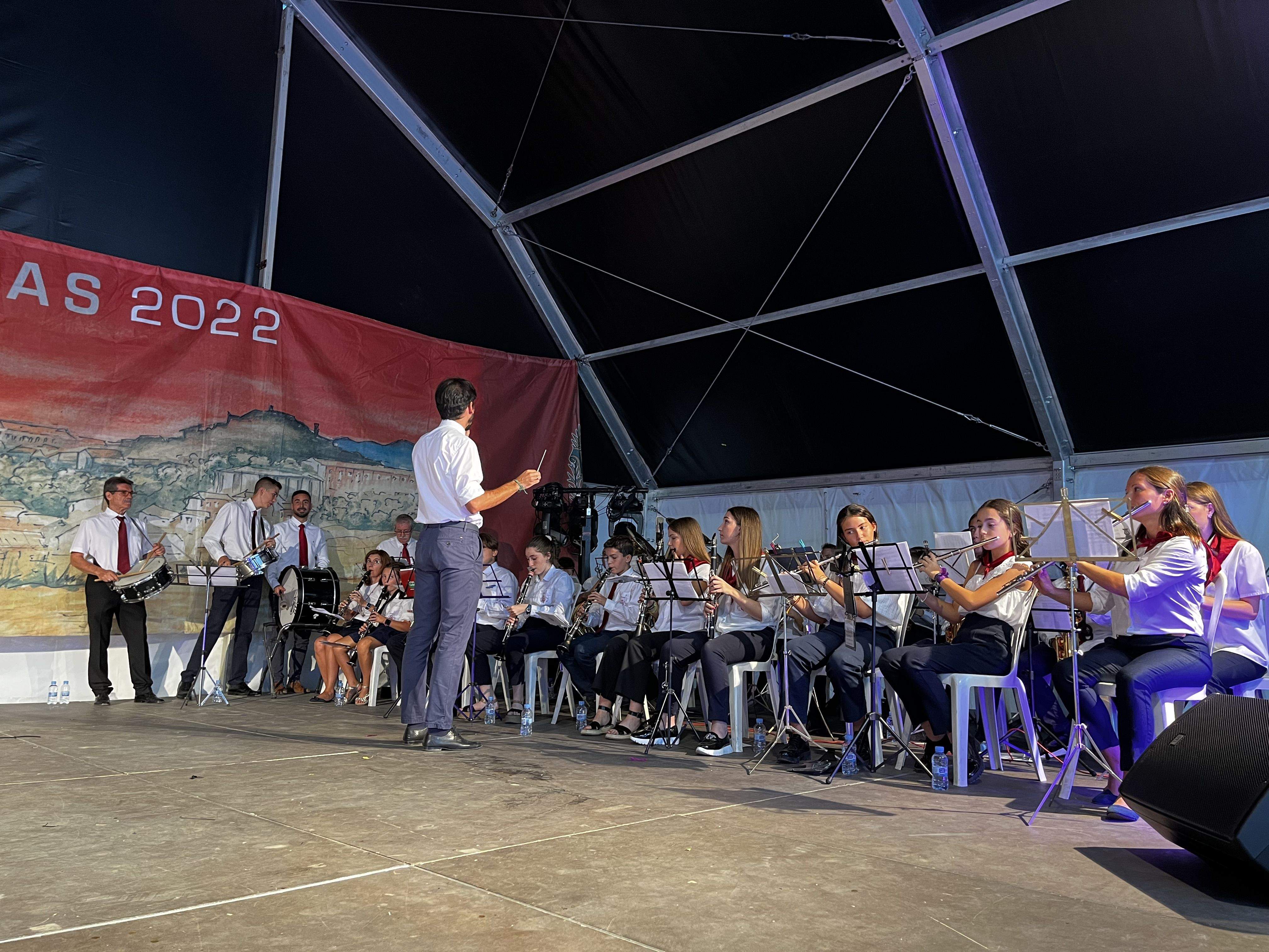 Danzantes de Almudévar. Foto Myriam Martínez 