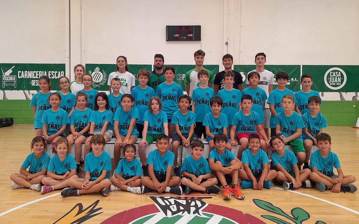 Participantes del Campus Urbano de verano del Peñas en el segundo turno.