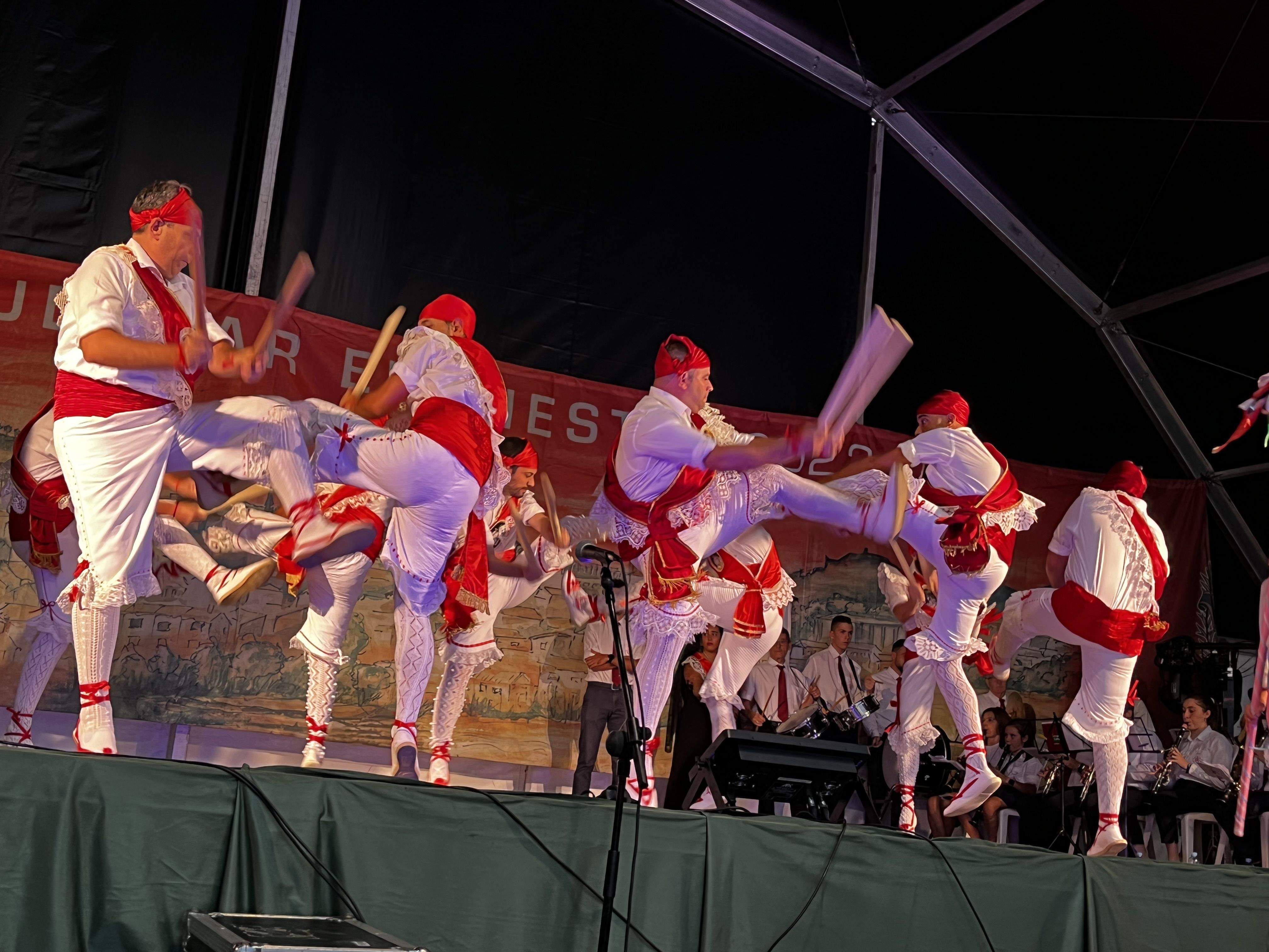 Danzantes de Almudévar. Foto Myriam Martínez