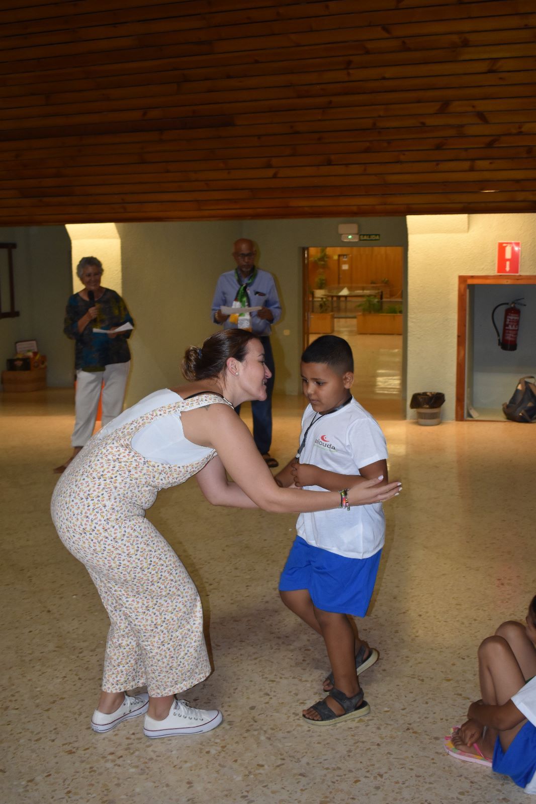 Recepción a los niños saharauis por Alouda