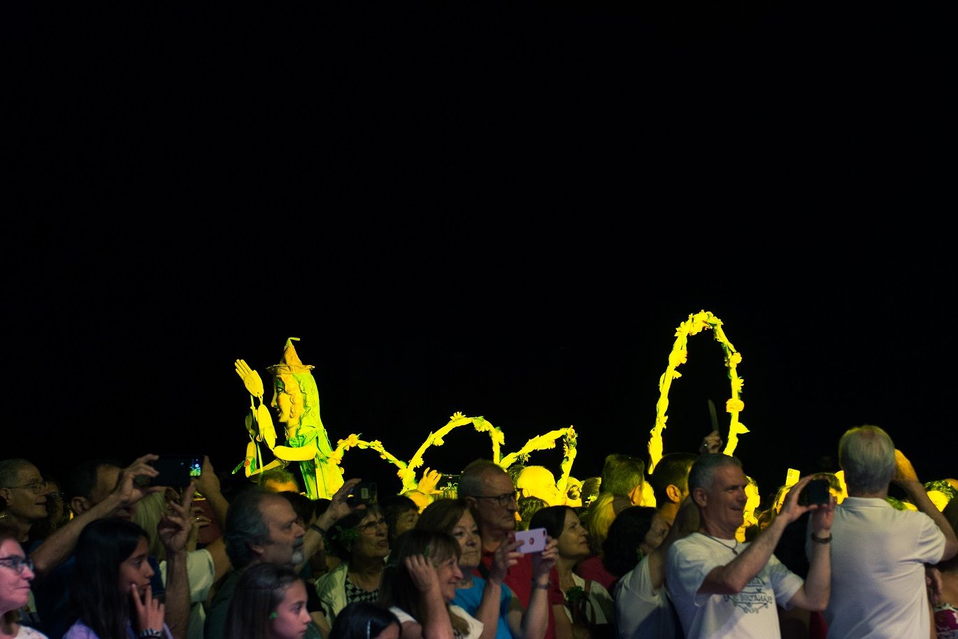 Títiriteros de Binéfar entre el público