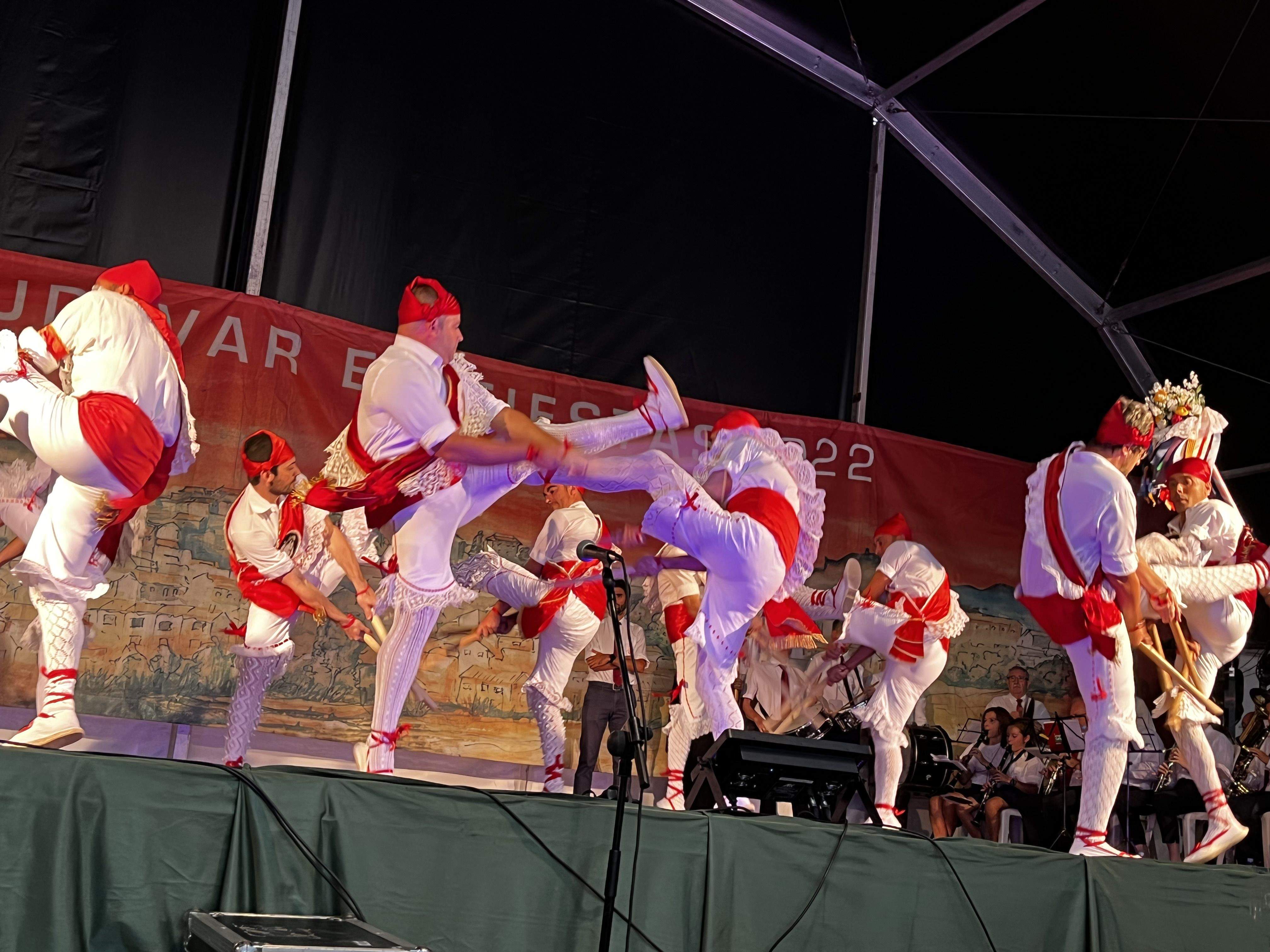 Danzantes de Almudévar. Foto Myriam Martínez