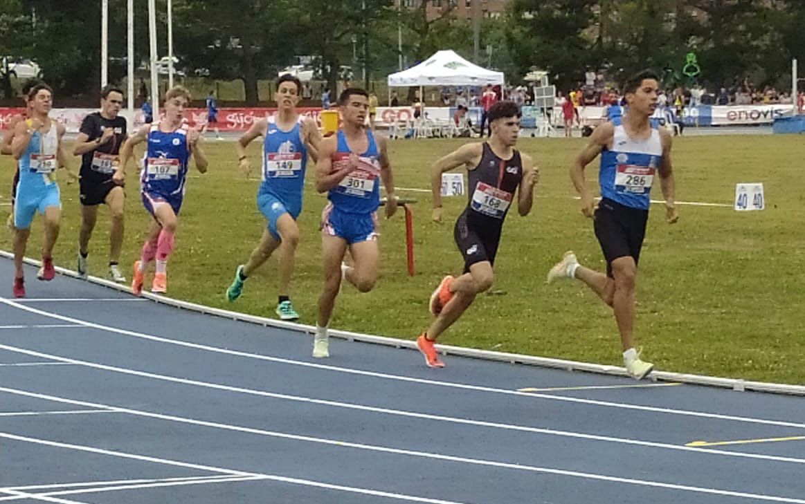 Javier Alamañac, tercero en 800.