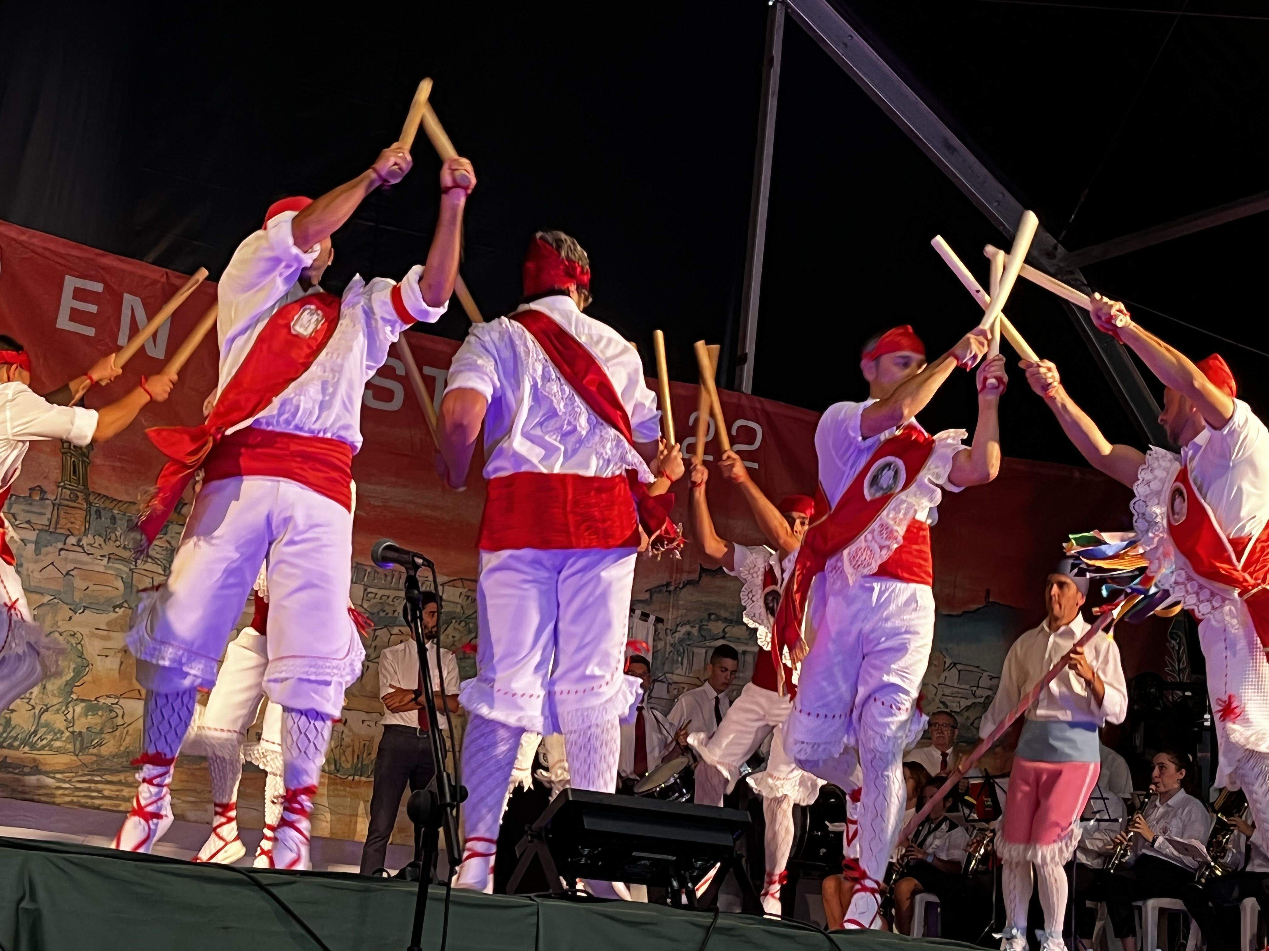 Danzantes de Almudévar. Foto Myriam Martínez