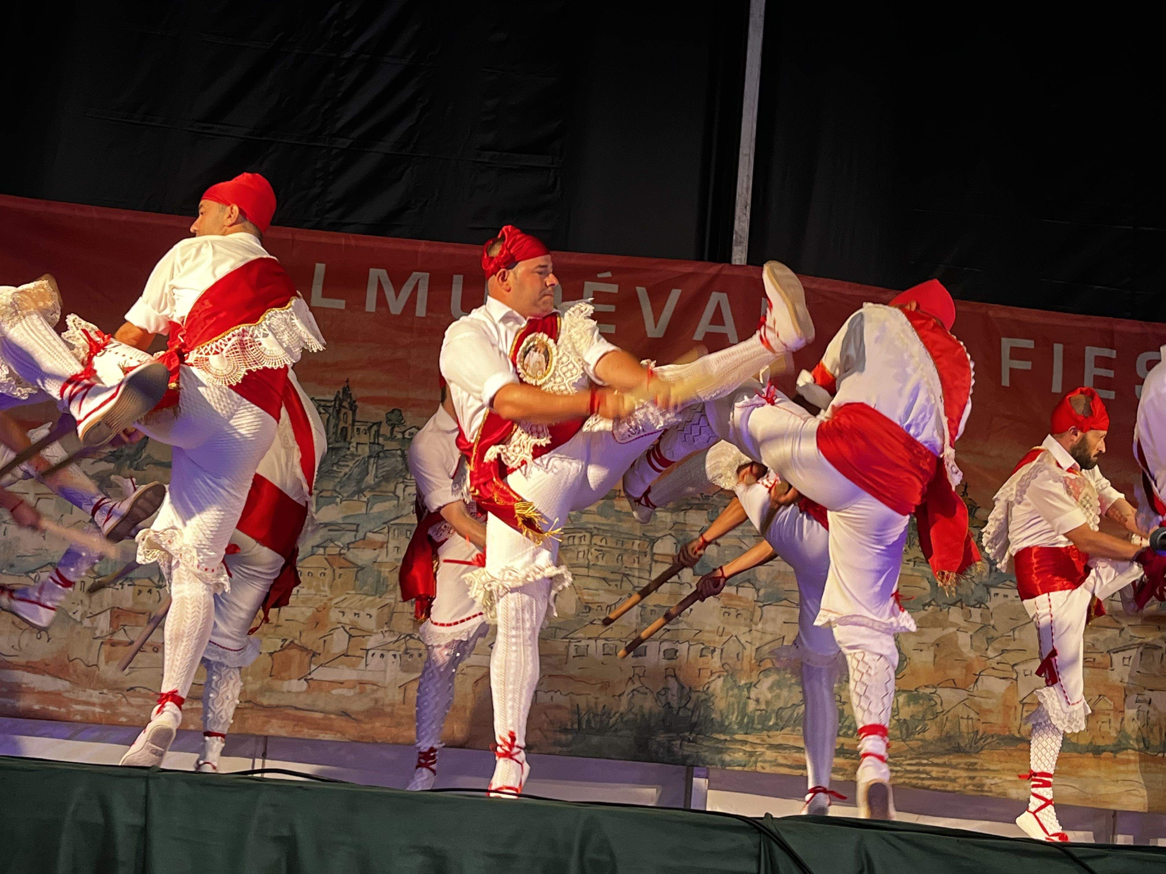 Danzantes de Almudévar. Foto Myriam Martínez
