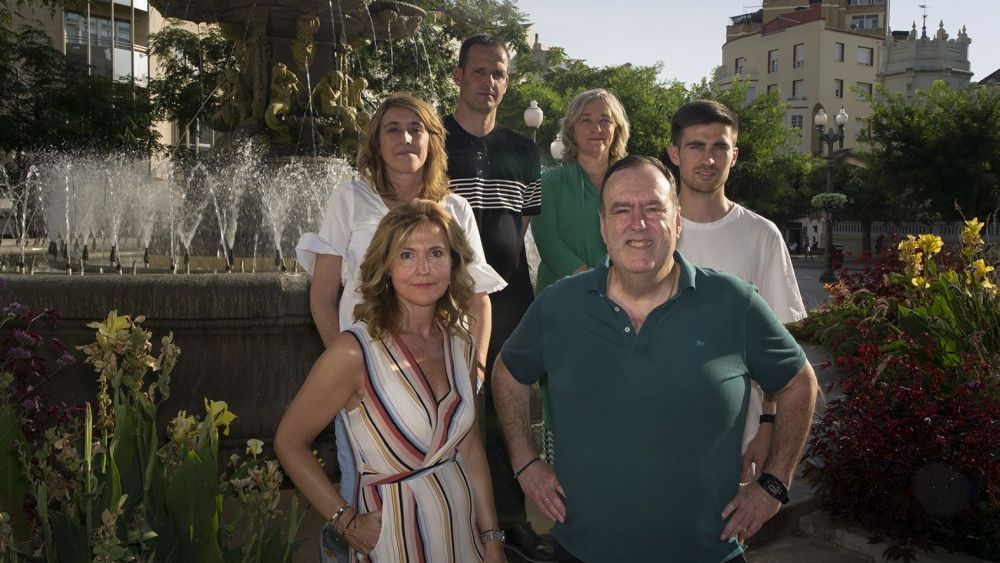Equipo de EL DIARIO DE HUESCA en su origen. Mercedes Manterola, Sergio Bernués, Myriam Martínez, Adrián Mora, María José Sampietro y Javier García Antón
