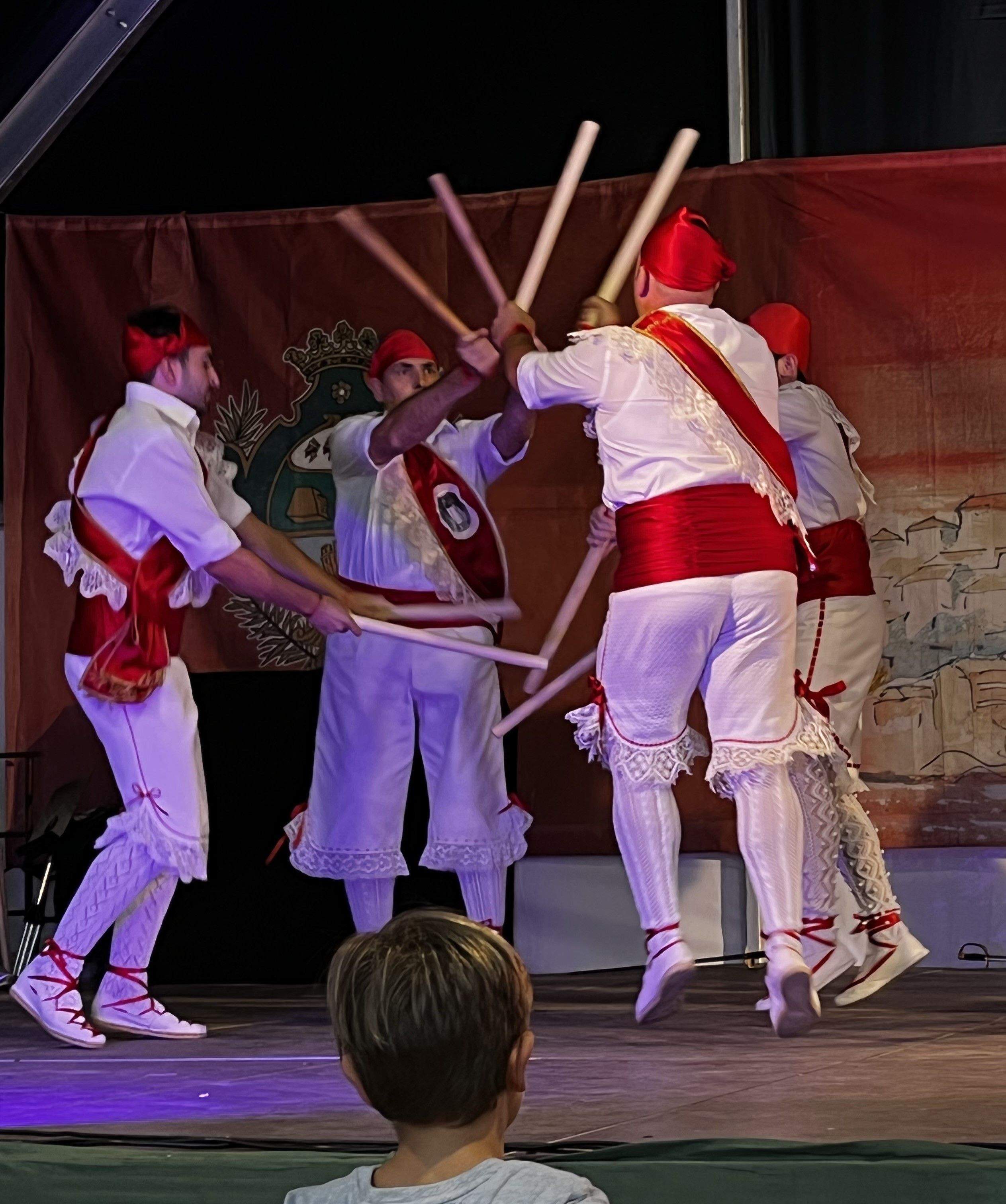 Danzantes de Almudévar. Foto Myriam Martínez