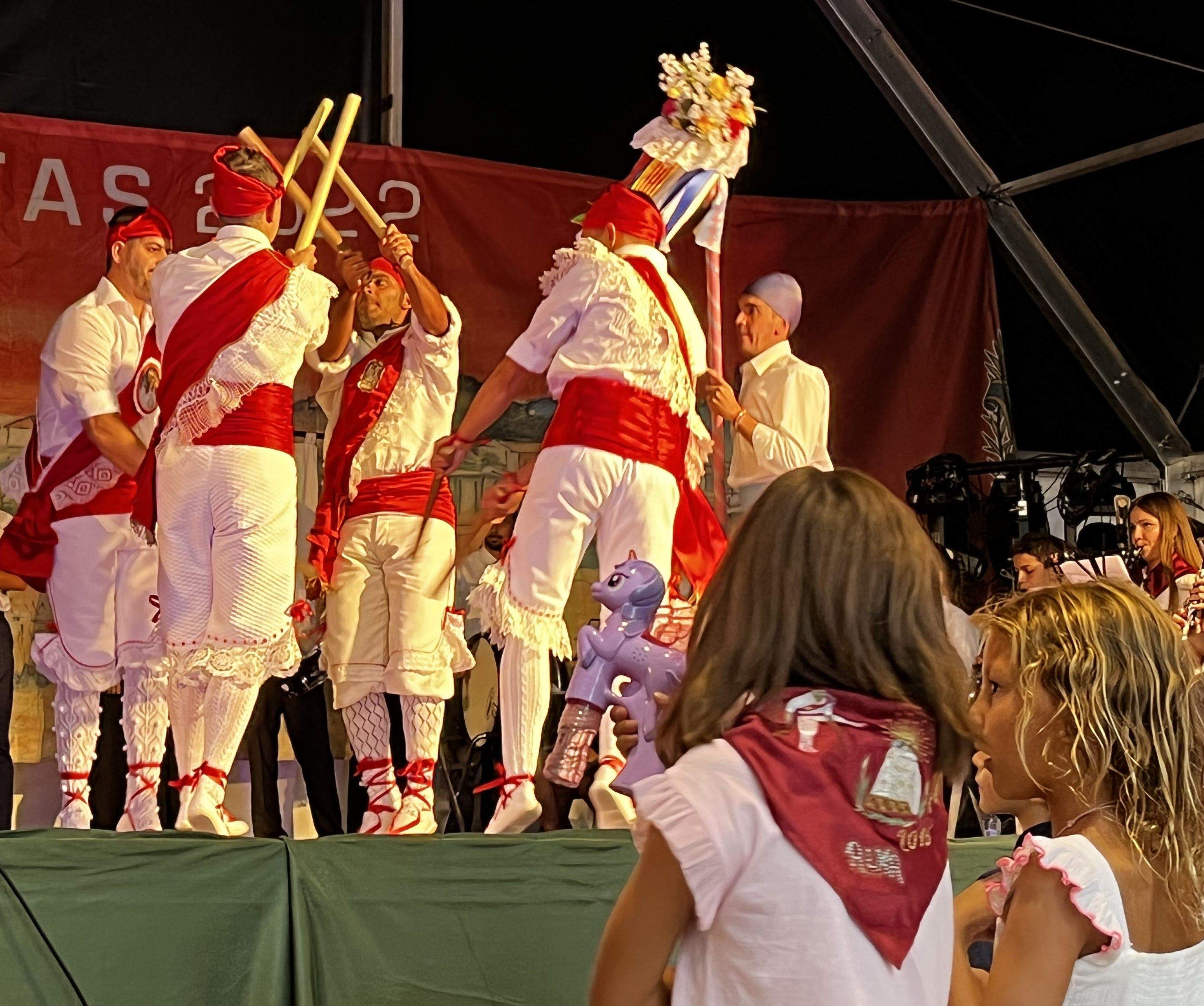 Danzantes de Almudévar. Foto Myriam Martínez