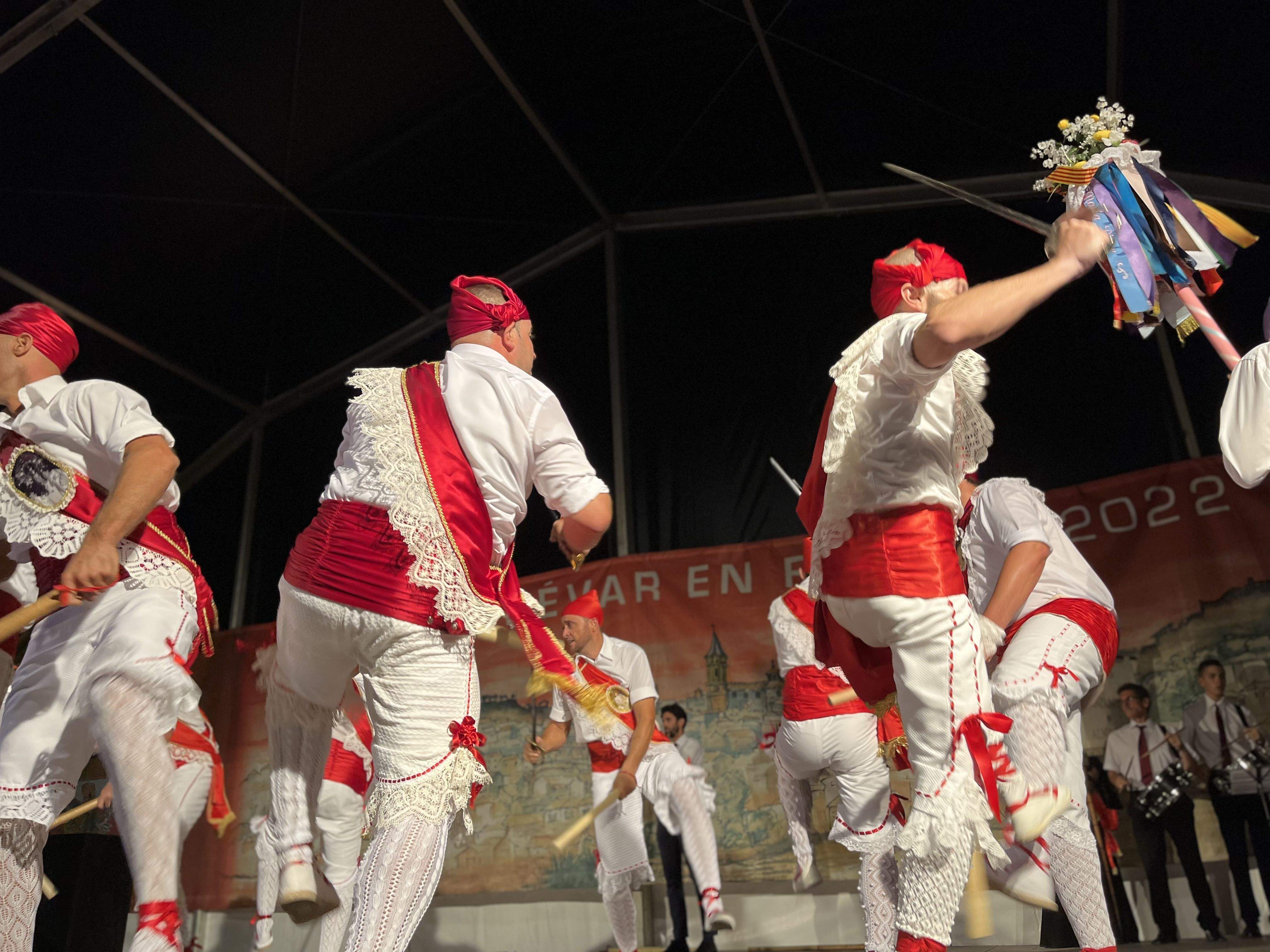Danzantes de Almudévar. Foto Myriam Martínez