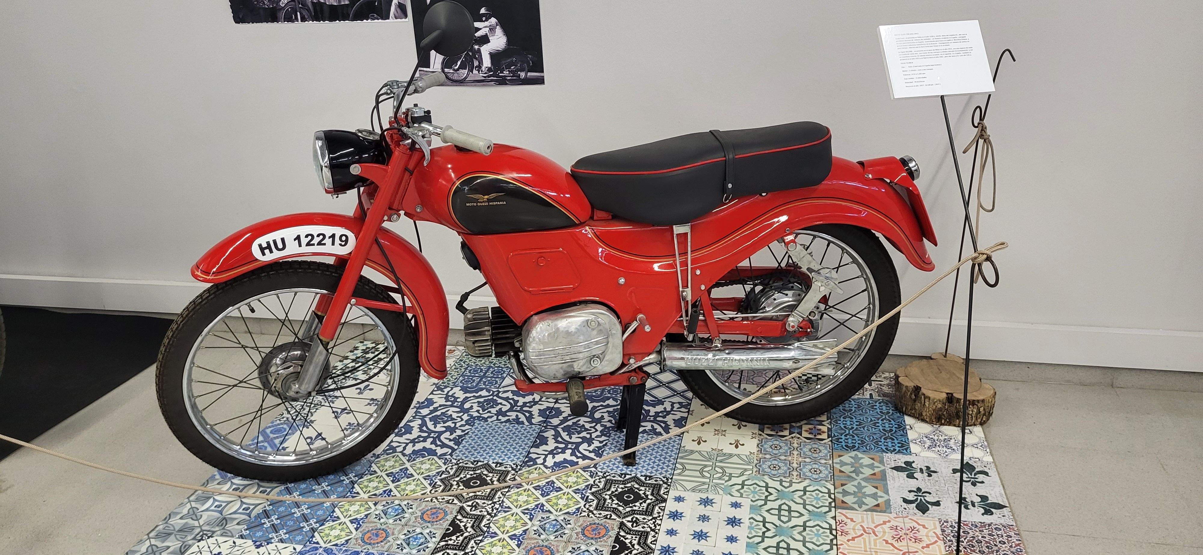 Exposición conmemorativa del 50 aniversario de la Peña Motociclista Oscense. Foto Myriam Martínez