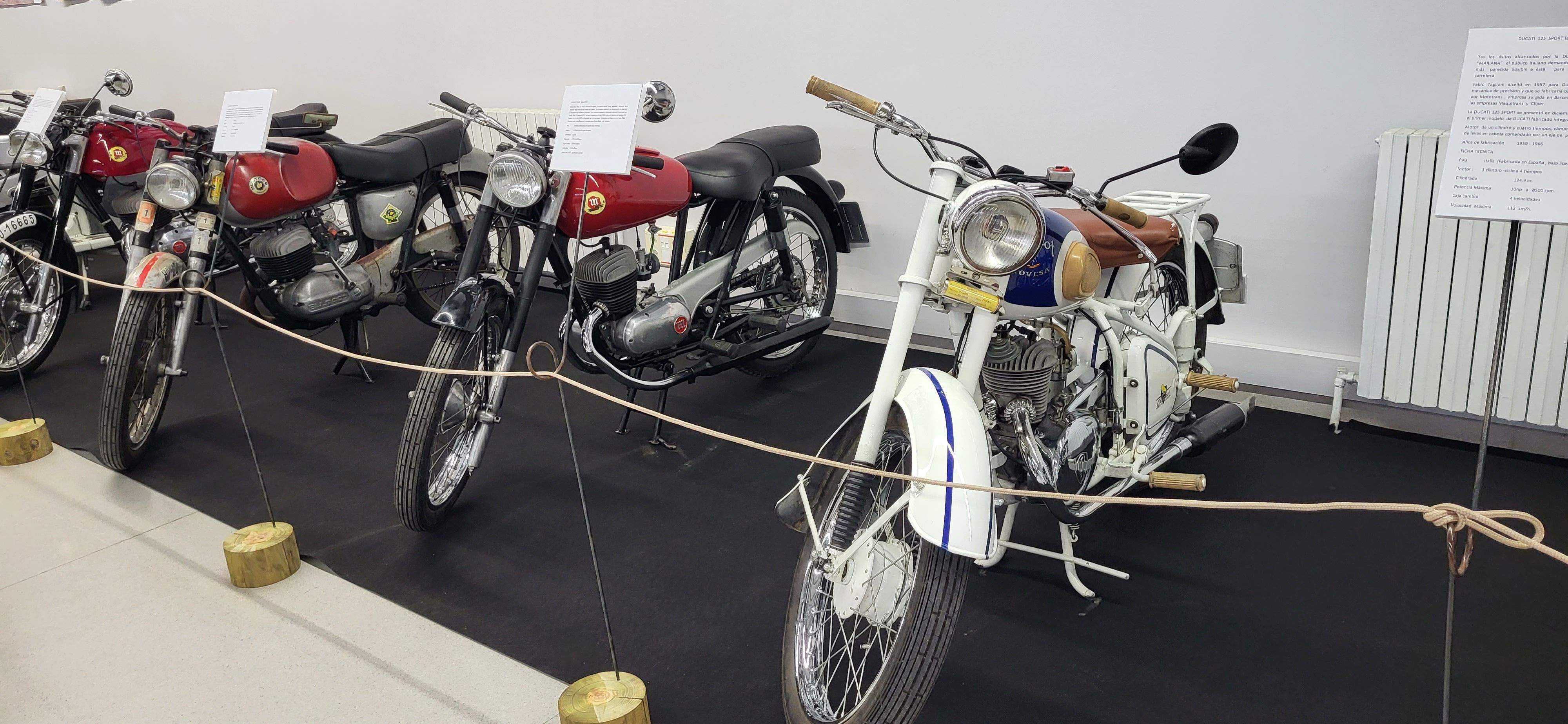 Exposición conmemorativa del 50 aniversario de la Peña Motociclista Oscense. Foto Myriam Martínez