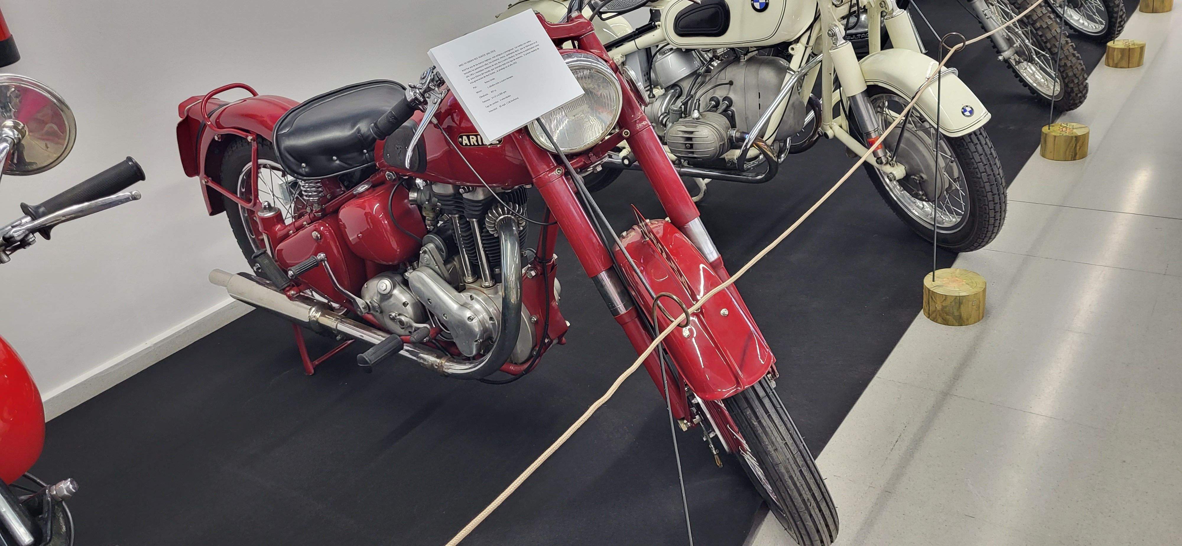 Exposición conmemorativa del 50 aniversario de la Peña Motociclista Oscense. Foto Myriam Martínez