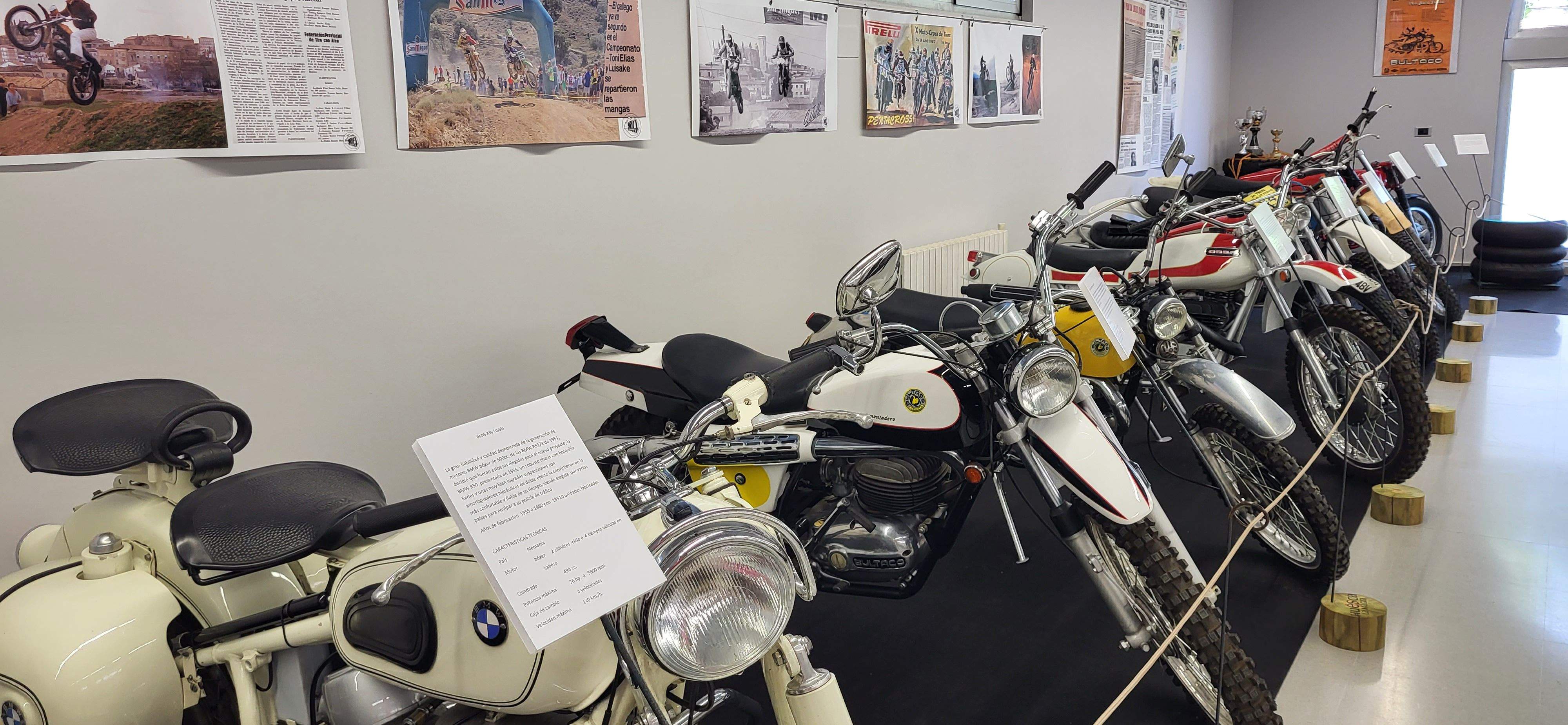 Exposición conmemorativa del 50 aniversario de la Peña Motociclista Oscense. Foto Myriam Martínez