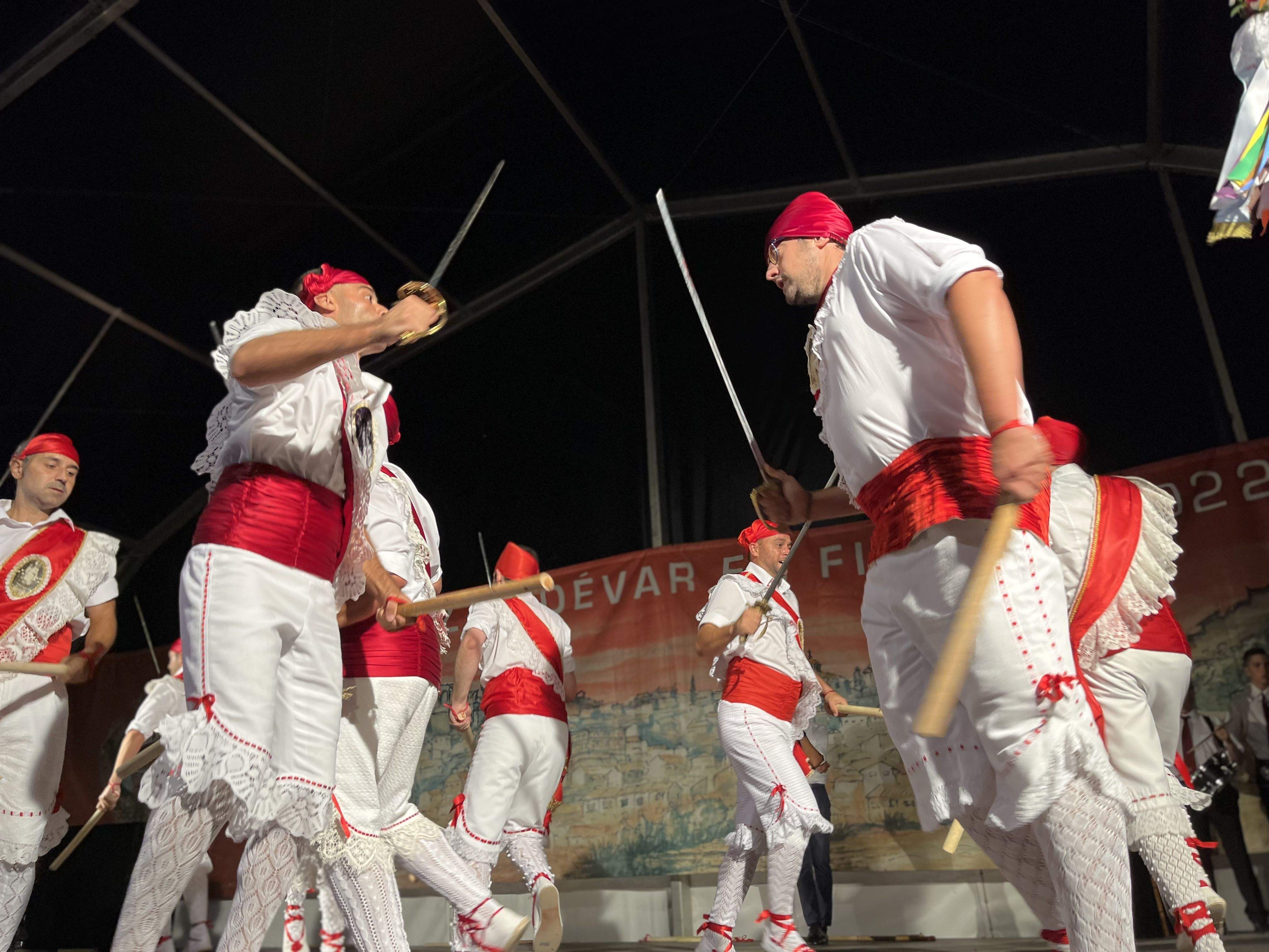 Danzantes de Almudévar. Foto Myriam Martínez
