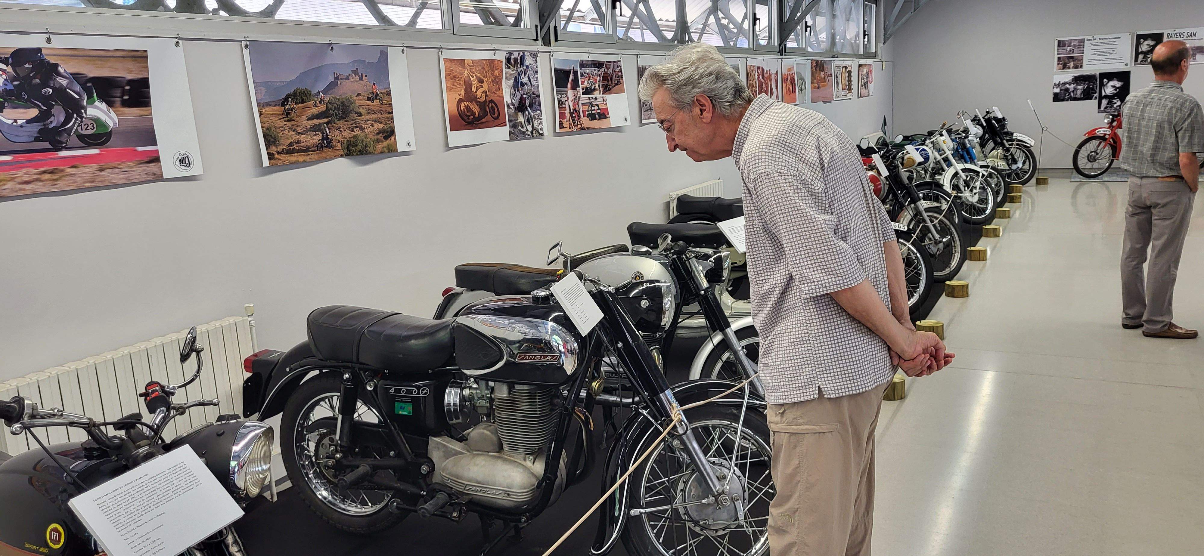 Exposición conmemorativa del 50 aniversario de la Peña Motociclista Oscense. Foto Myriam Martínez