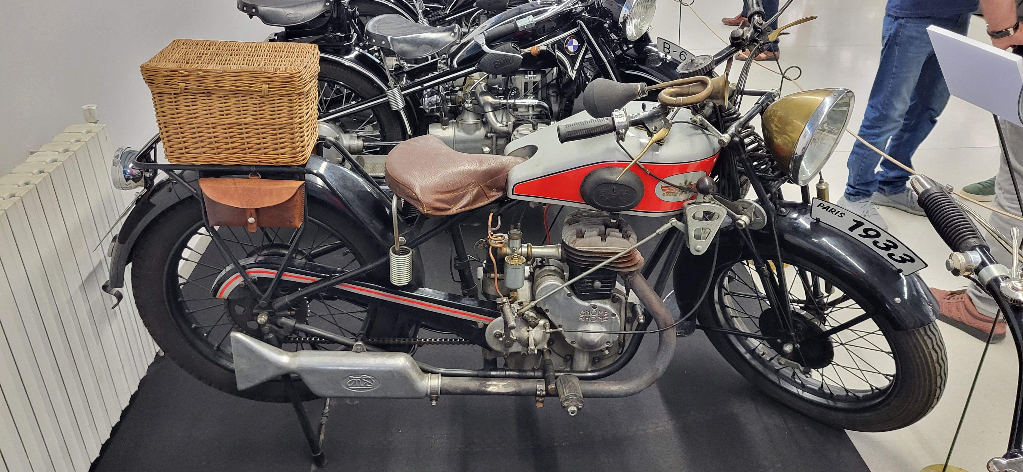 Exposición conmemorativa del 50 aniversario de la Peña Motociclista Oscense. Foto Myriam Martínez