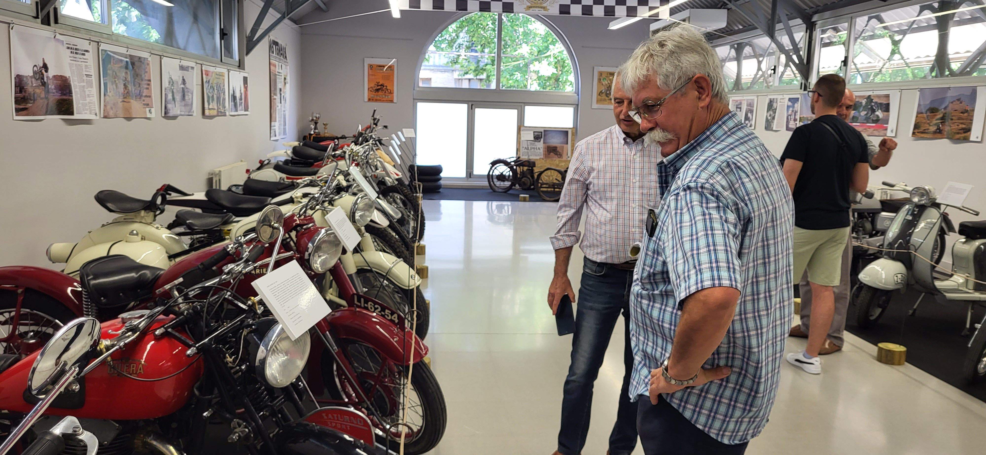 Exposición conmemorativa del 50 aniversario de la Peña Motociclista Oscense. Foto Myriam Martínez