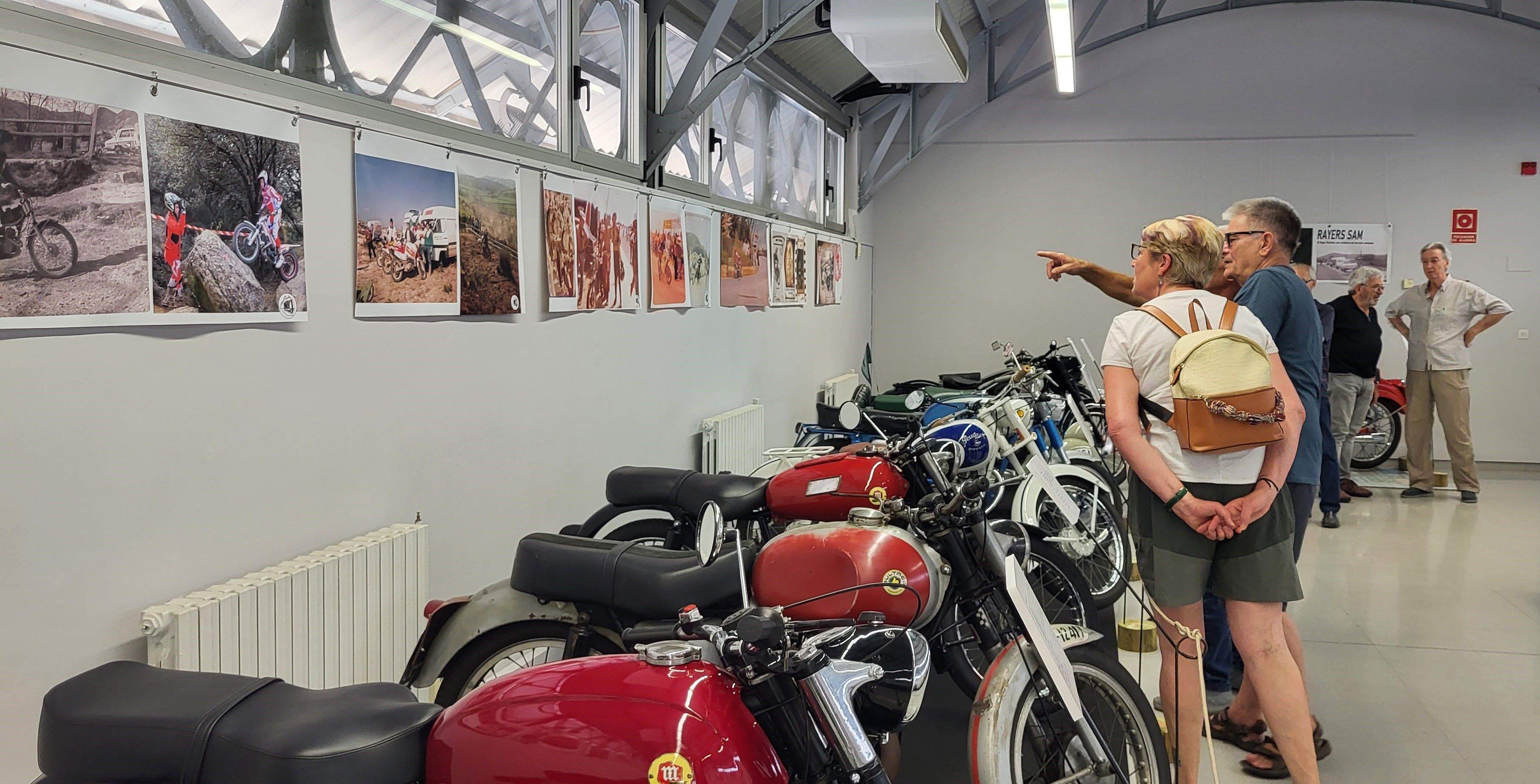 Exposición conmemorativa del 50 aniversario de la Peña Motociclista Oscense. Foto Myriam Martínez