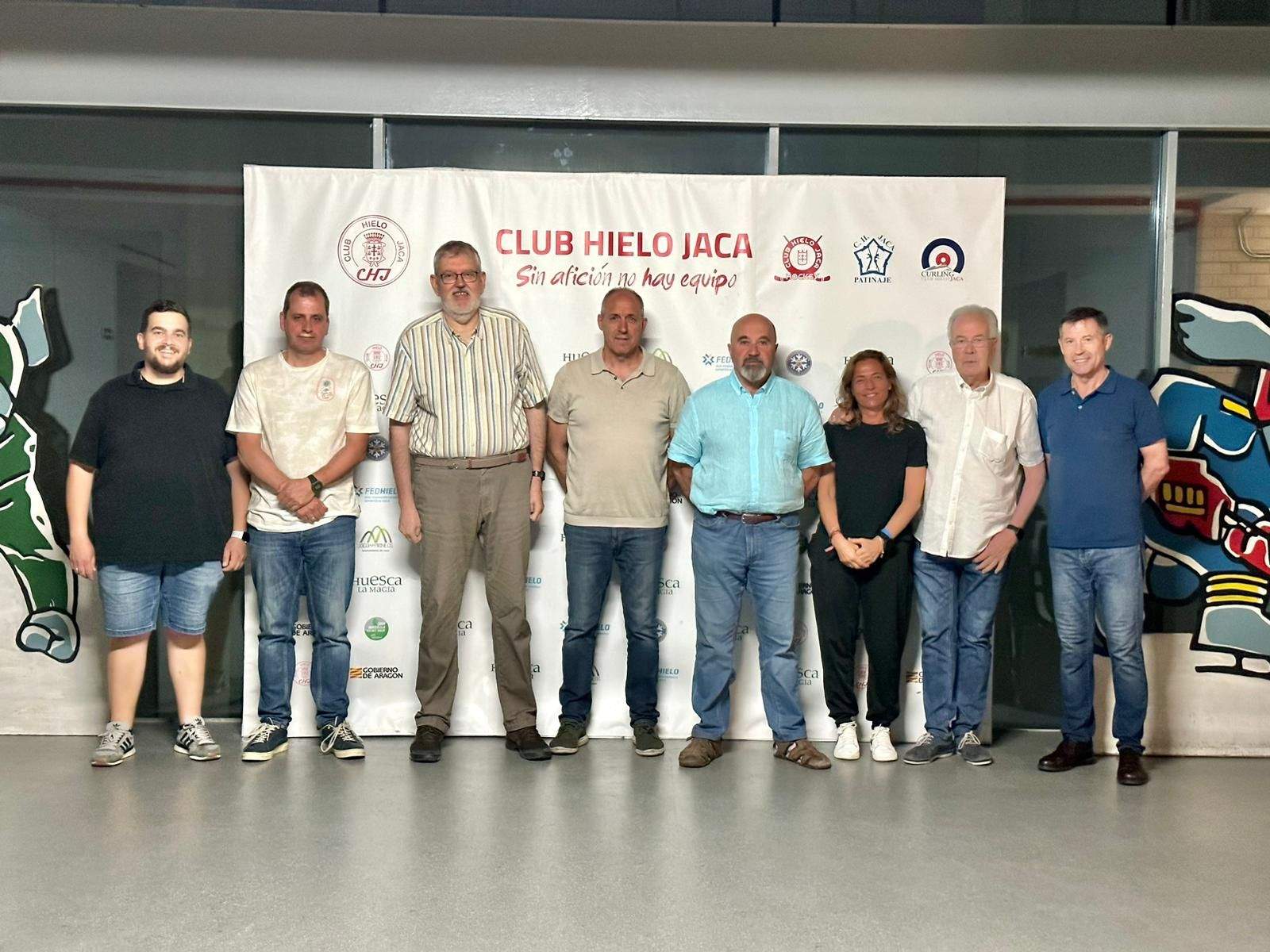 Nueva junta directiva del Club Hielo Jaca