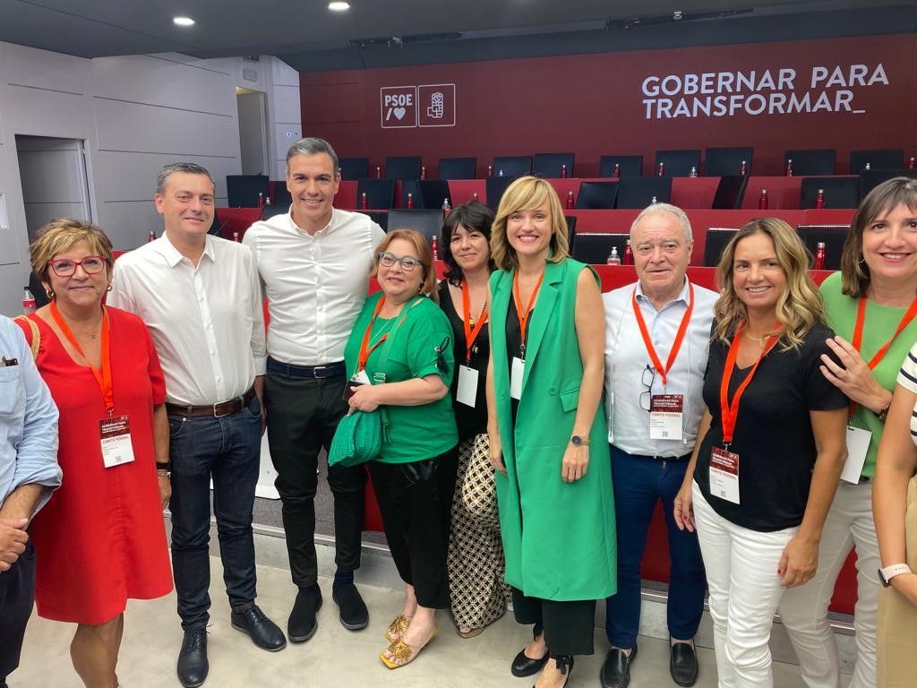 Pedro Sánchez, con una representación altoaragonesa, en el último Congreso del PSOE