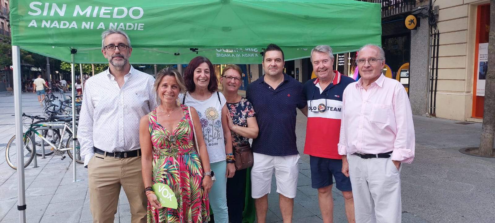 Mesa de VOX en la plaza Concepción Arenal.
