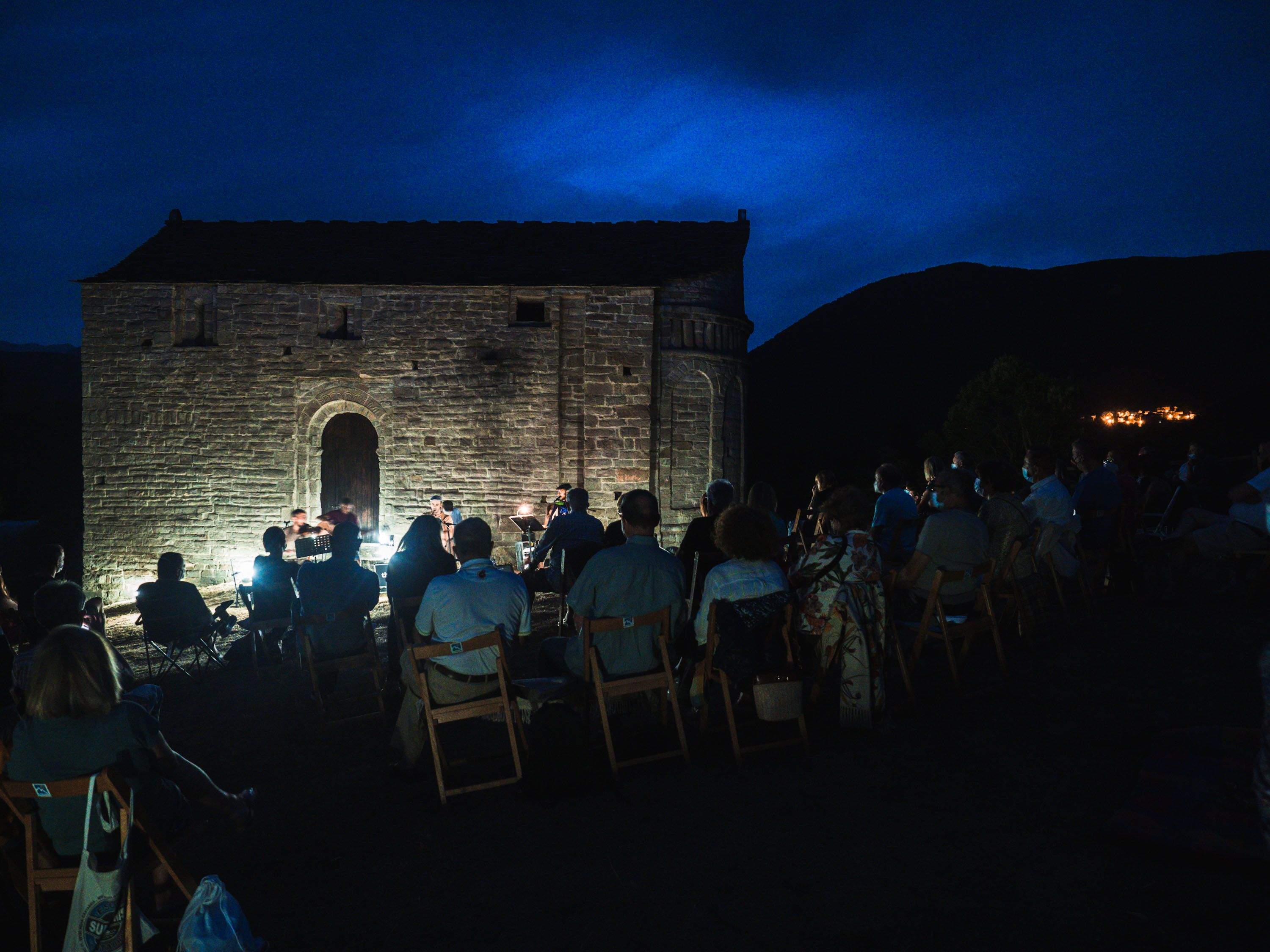 Actuación de una edición anterior de A Son de Busa.
