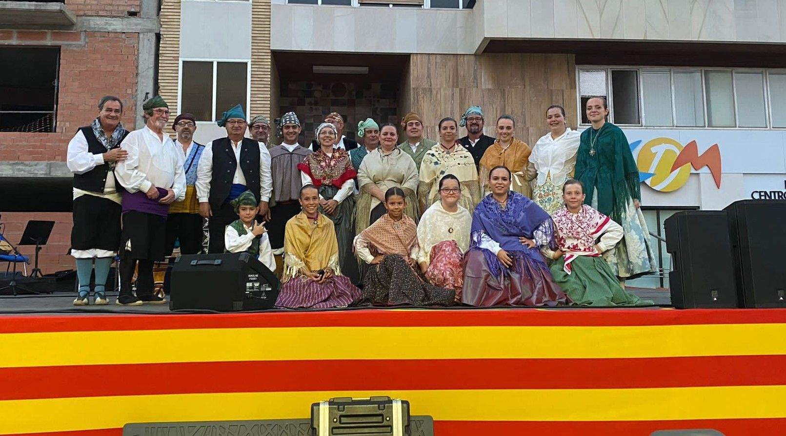 La Escuela Municipal de Jota abre el pórtico festivo en Grañén.