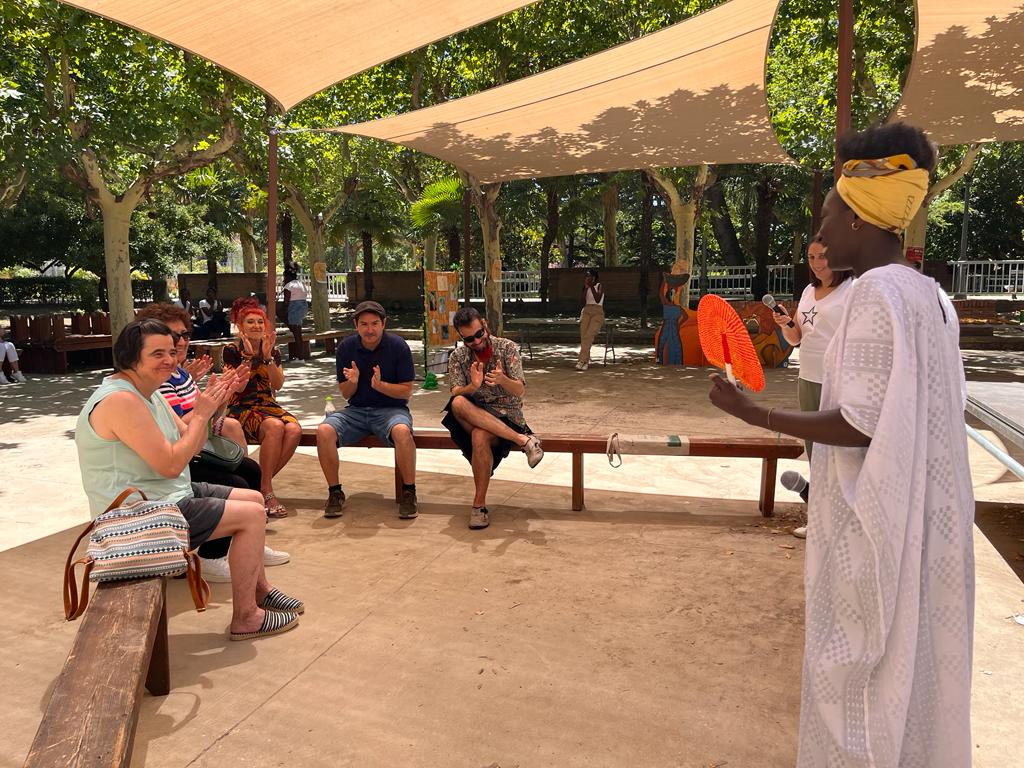 Fiesta de la diversidad cultural en el parque Miguel Servet de Huesca.